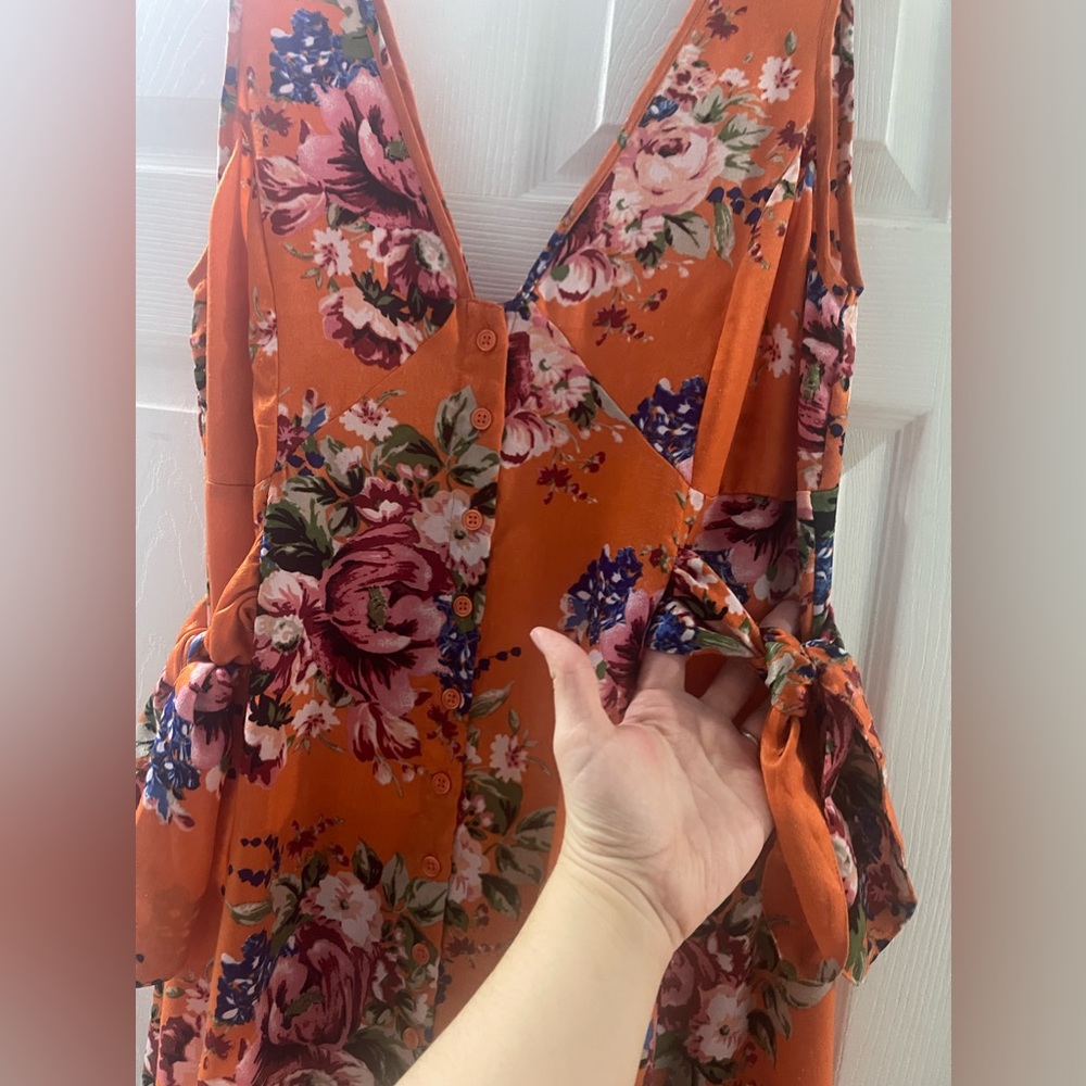 COPY - 3 Front Slits/ splits flowy maxi - Picture 4 of 7